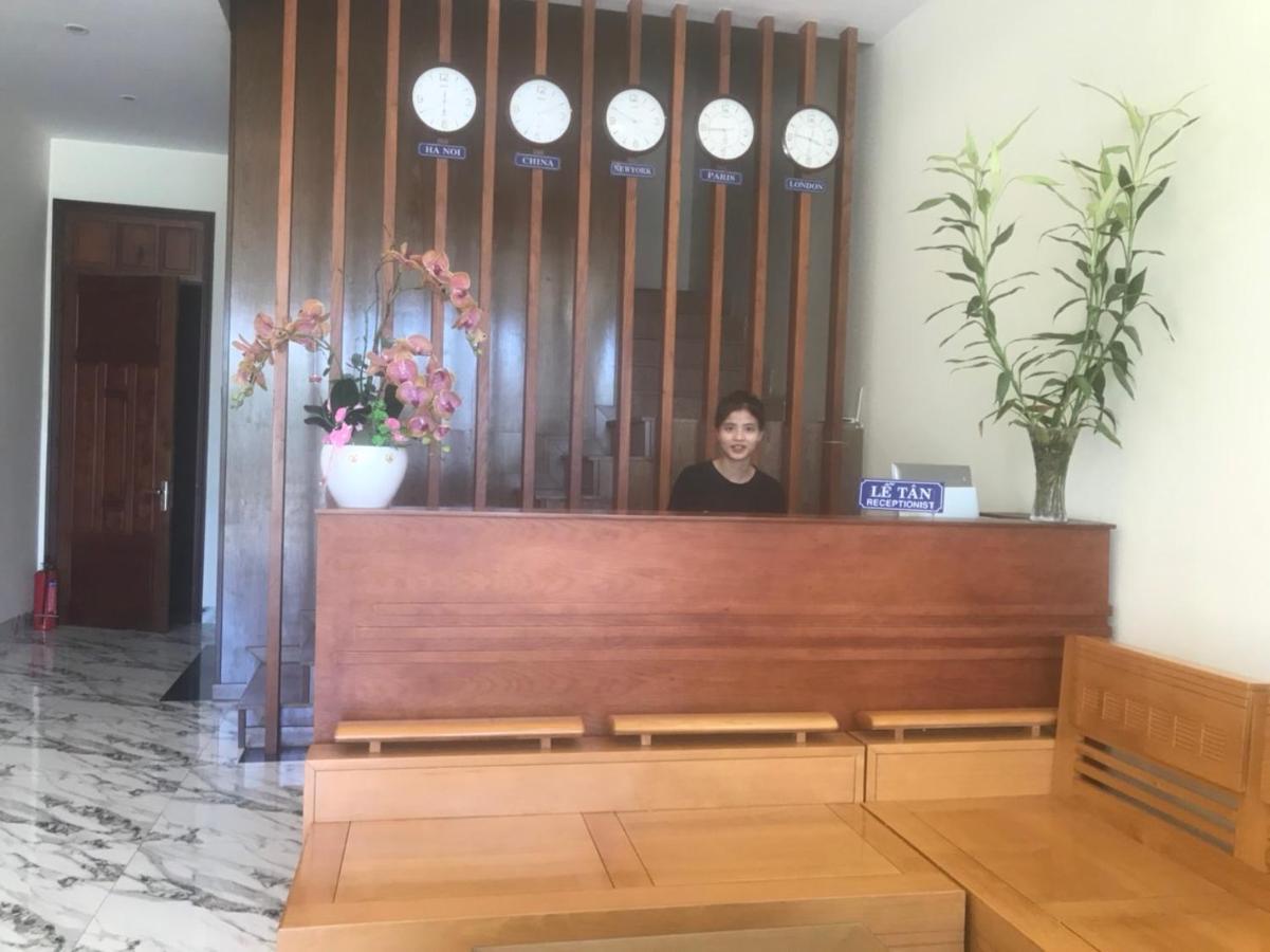 Gold Hotel